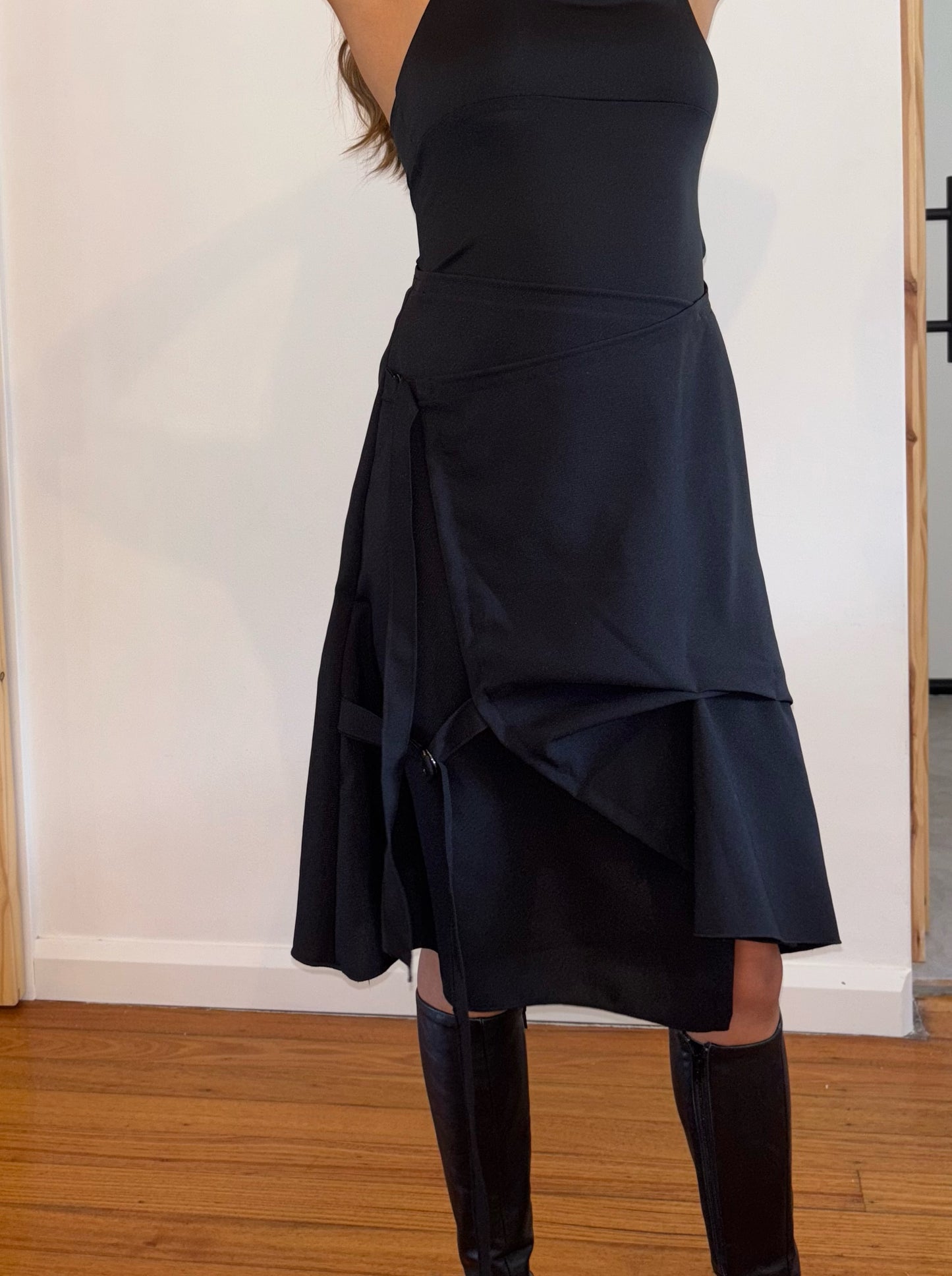 BLACK BUCKLE SKIRT
