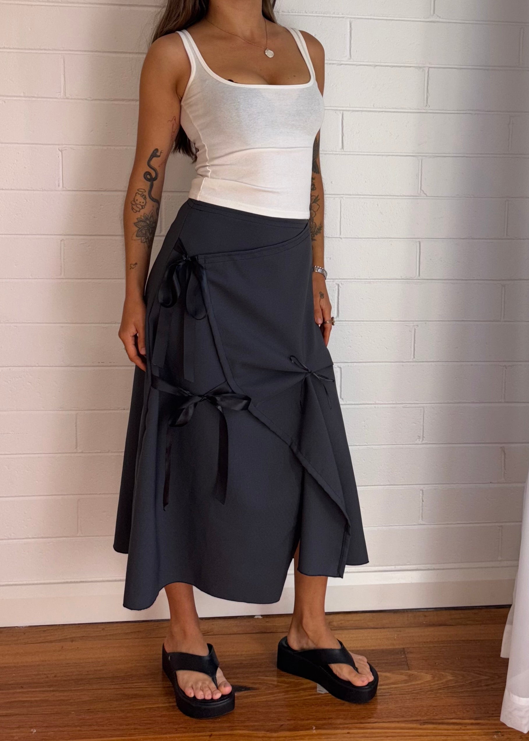 CHARCOAL BOW SKIRT – Bonniee