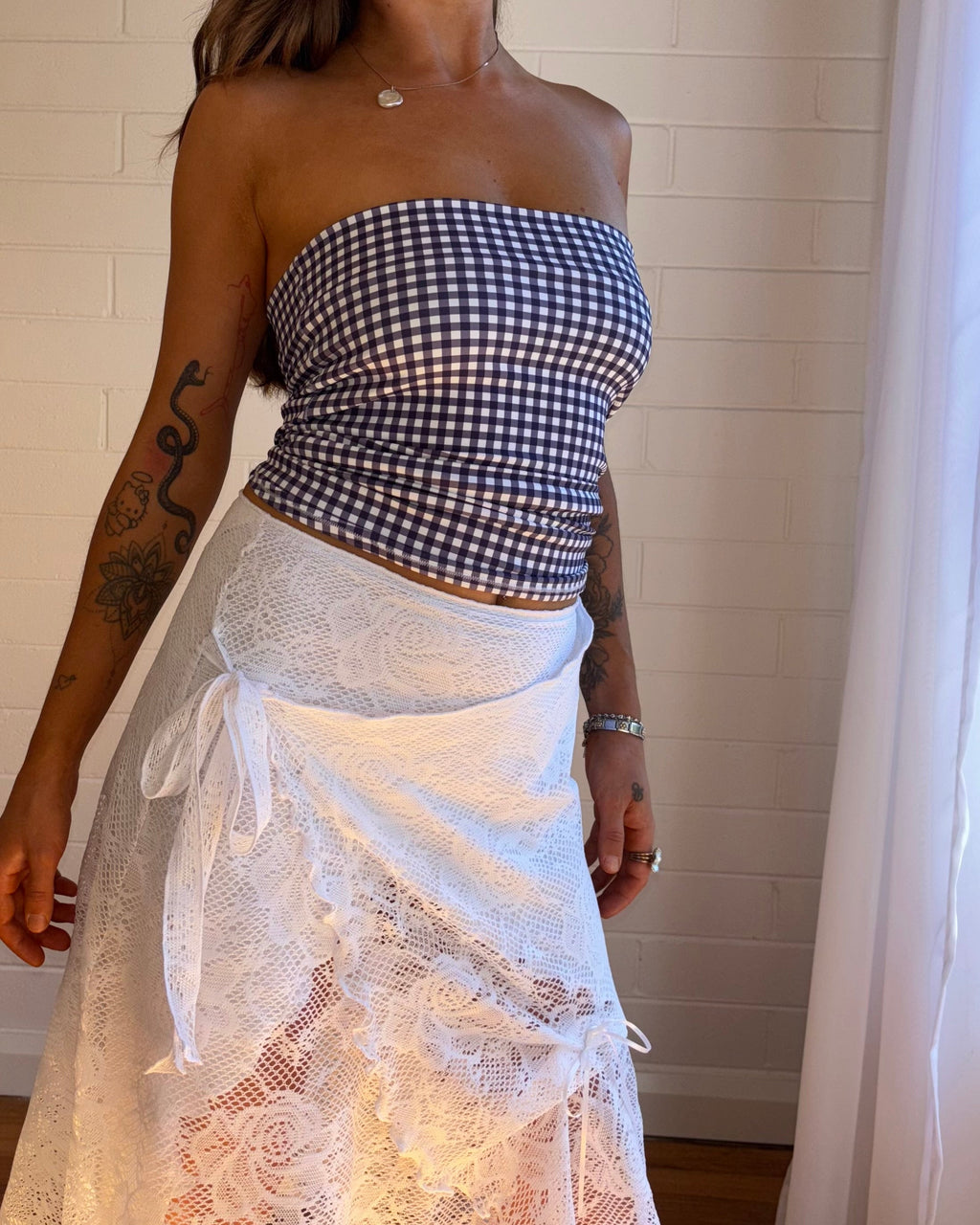 WHITE LACE SKIRT