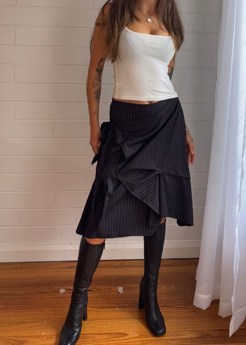PINSTRIPE BOW SKIRT