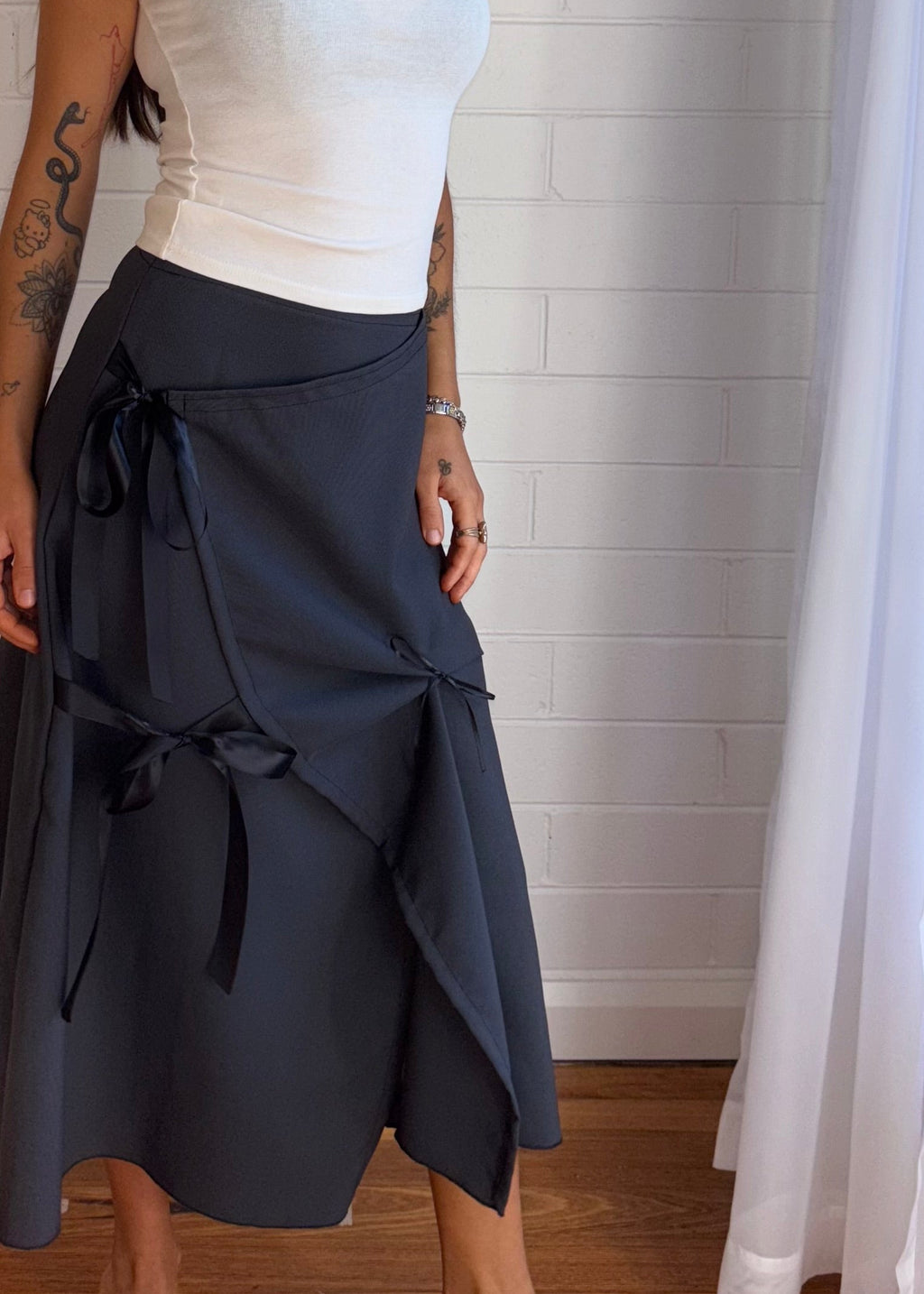 CHARCOAL BOW SKIRT