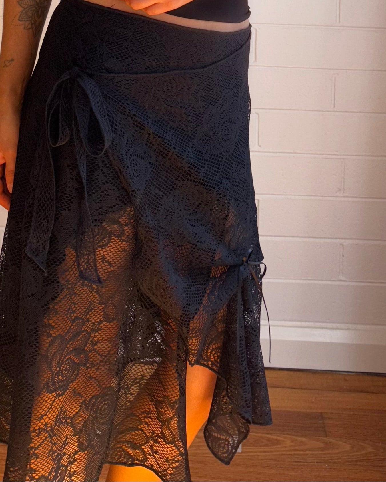 BLACK LACE SKIRT