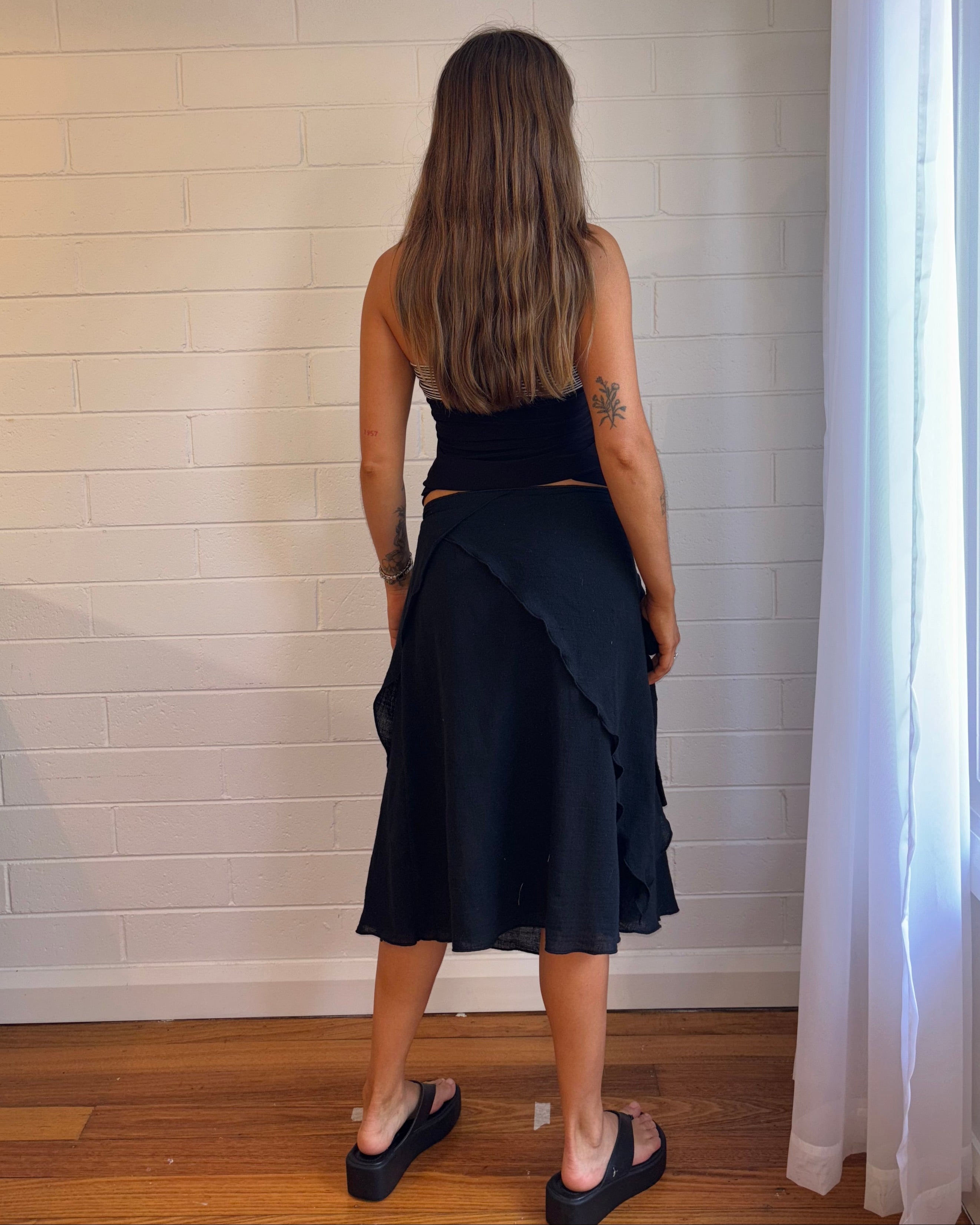 BLACK MULTI-WAY SKIRT