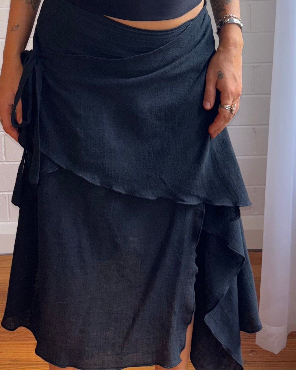 BLACK MULTI-WAY SKIRT