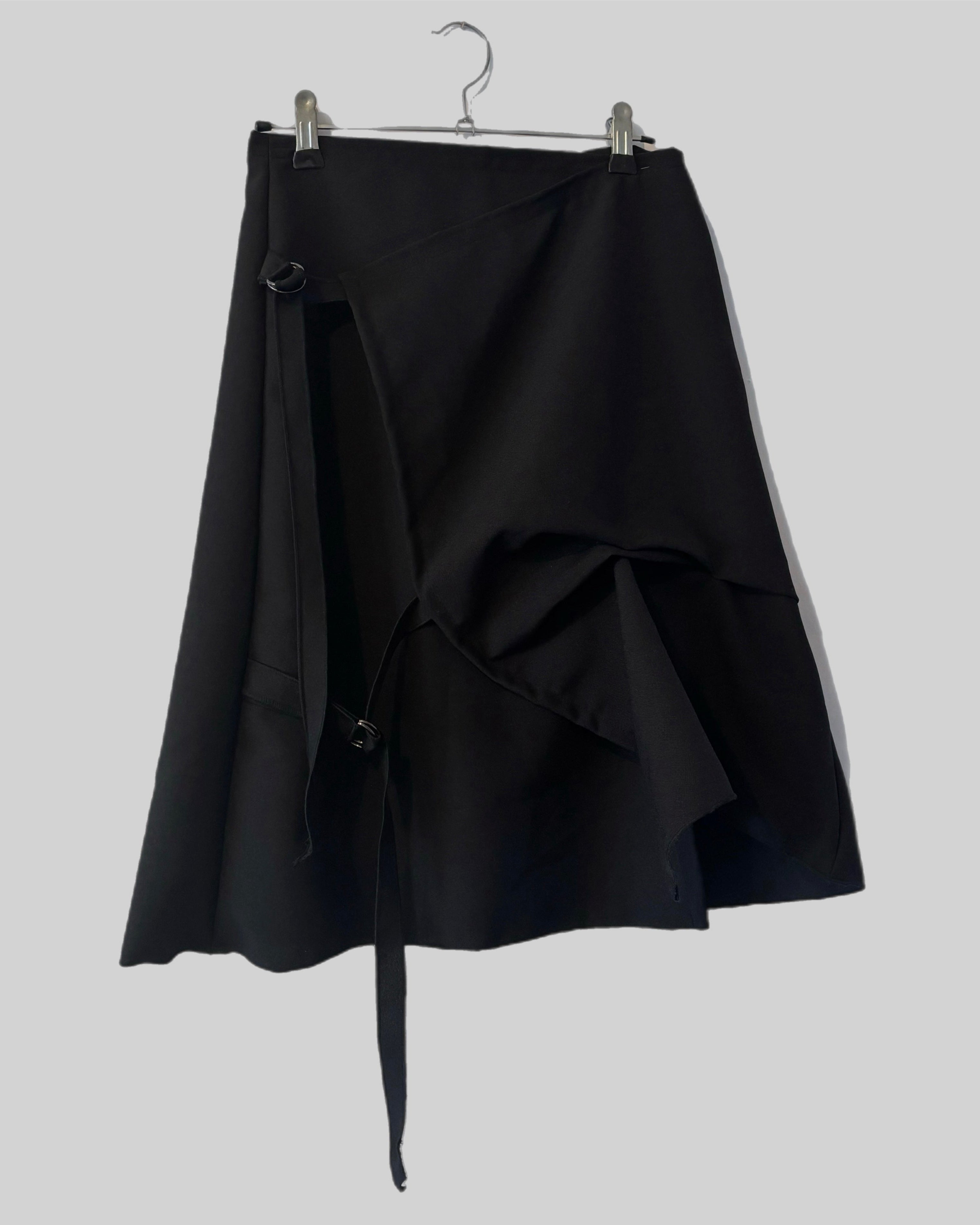 BLACK BUCKLE SKIRT