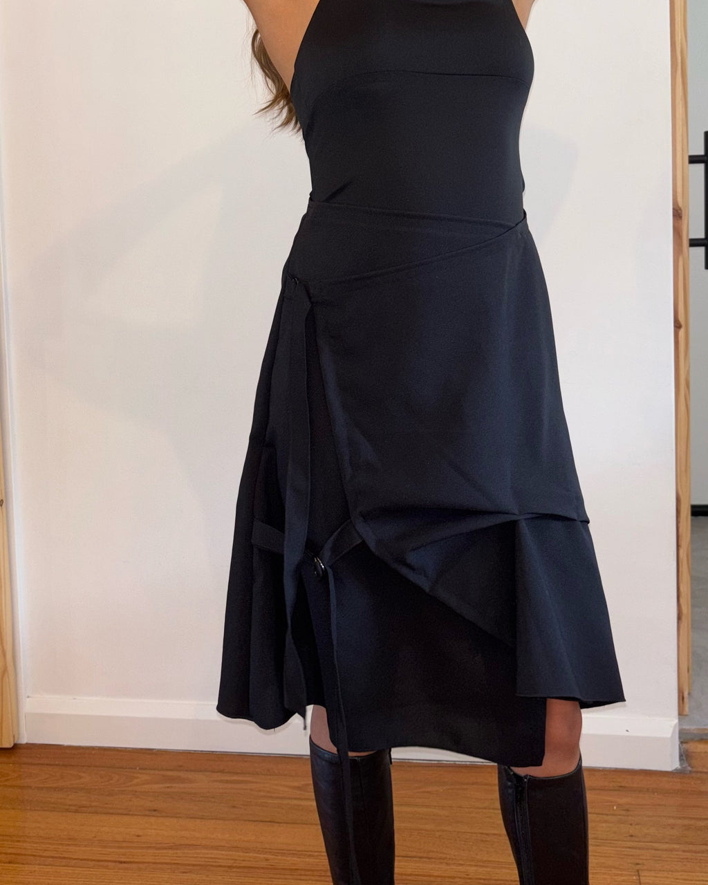 BLACK BUCKLE SKIRT