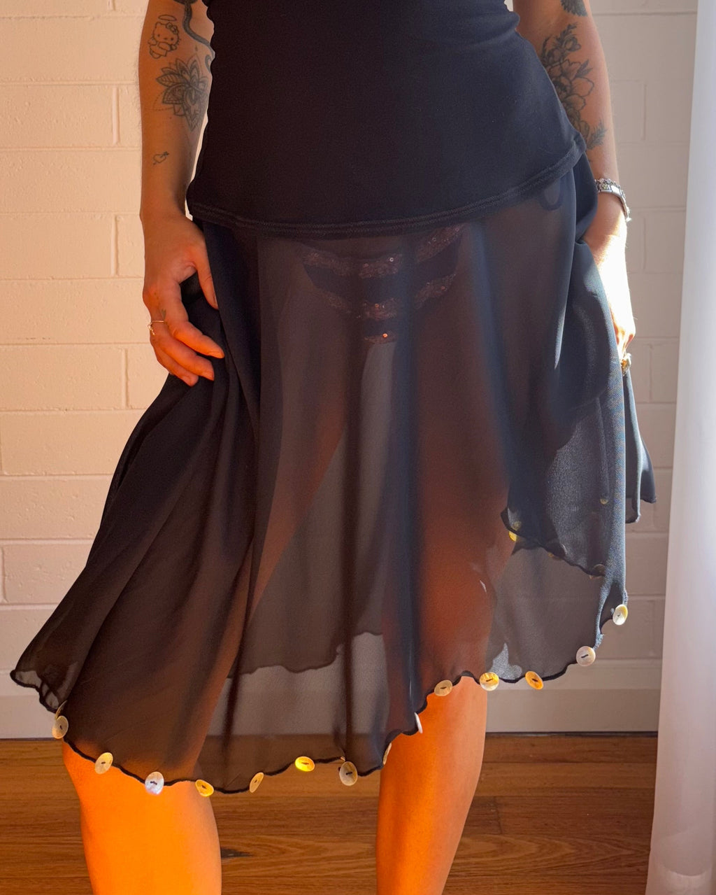 BLACK BUTTON SKIRT