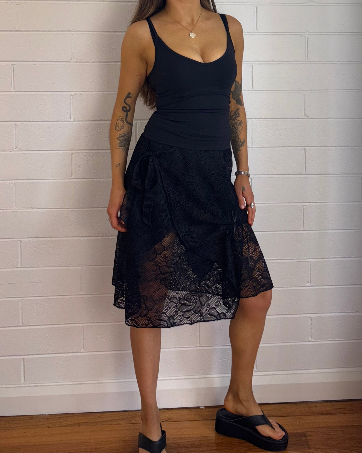 BLACK LACE SKIRT *ʟɪᴍɪᴛᴇᴅ ꜰᴀʙʀɪᴄ ʀᴇᴍᴀɪɴɪɴɢ*
