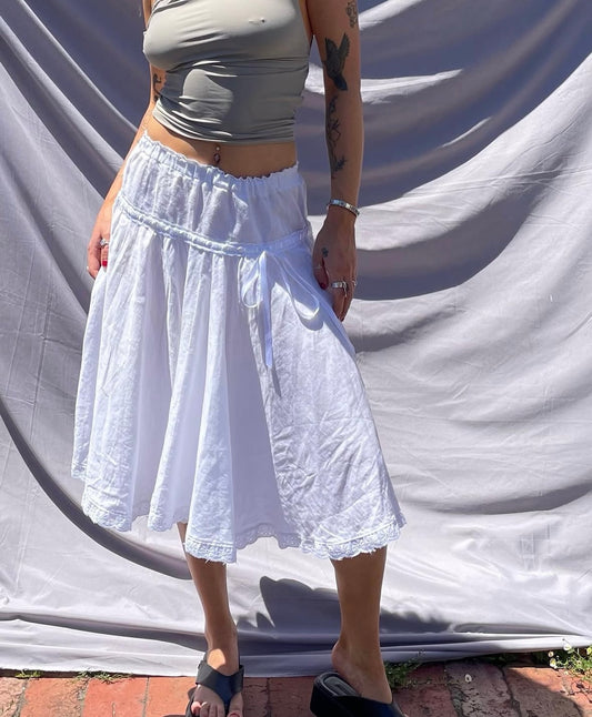 WHITE LINEN BOW SKIRT