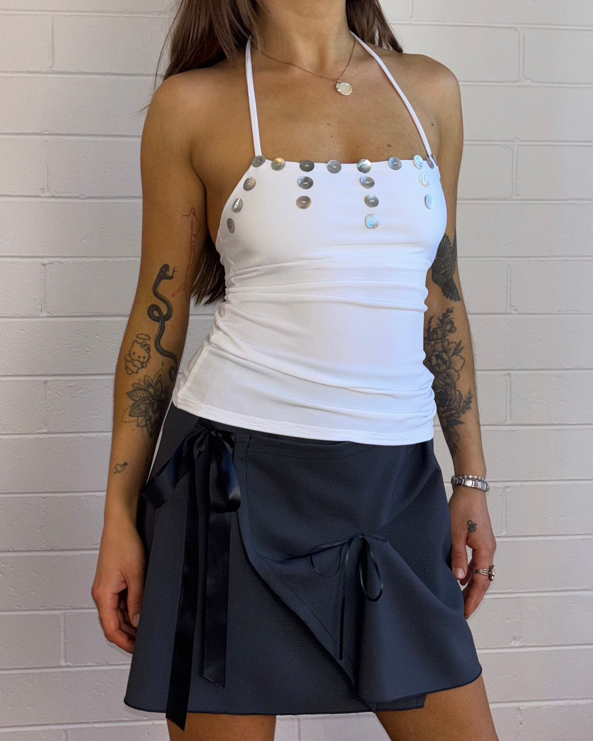 WHITE BUTTON TOP