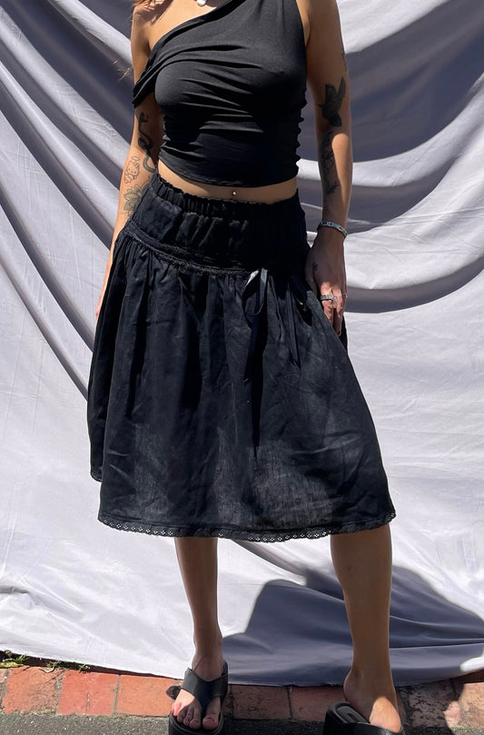 BLACK RIBBON SKIRT