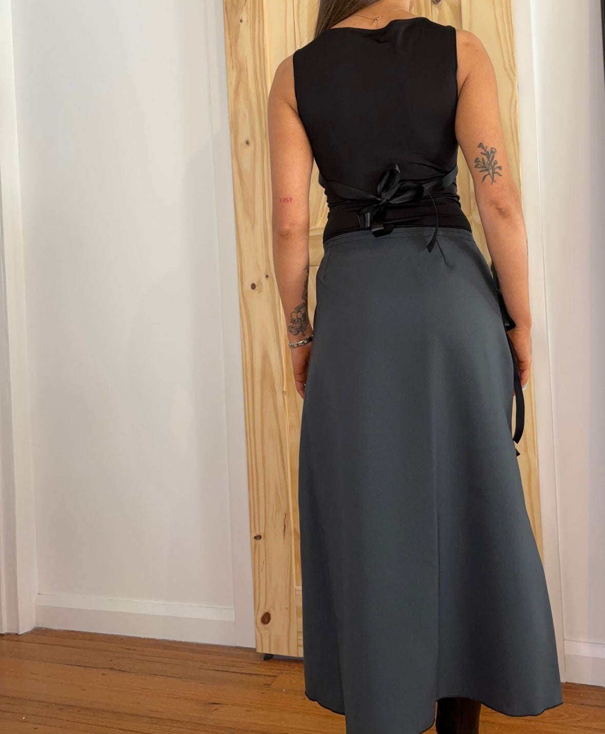 CHARCOAL BOW SKIRT